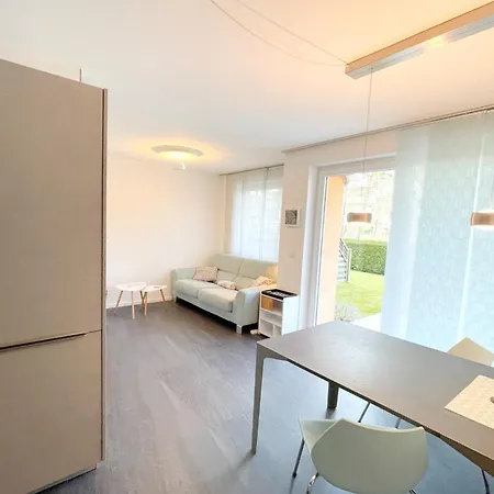 Waldstrasse 8a-c Waldstrasse 8b Stein * Uckeritz