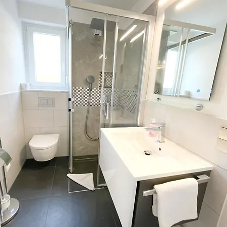 Waldstrasse 8a-c Waldstrasse 8b Stein